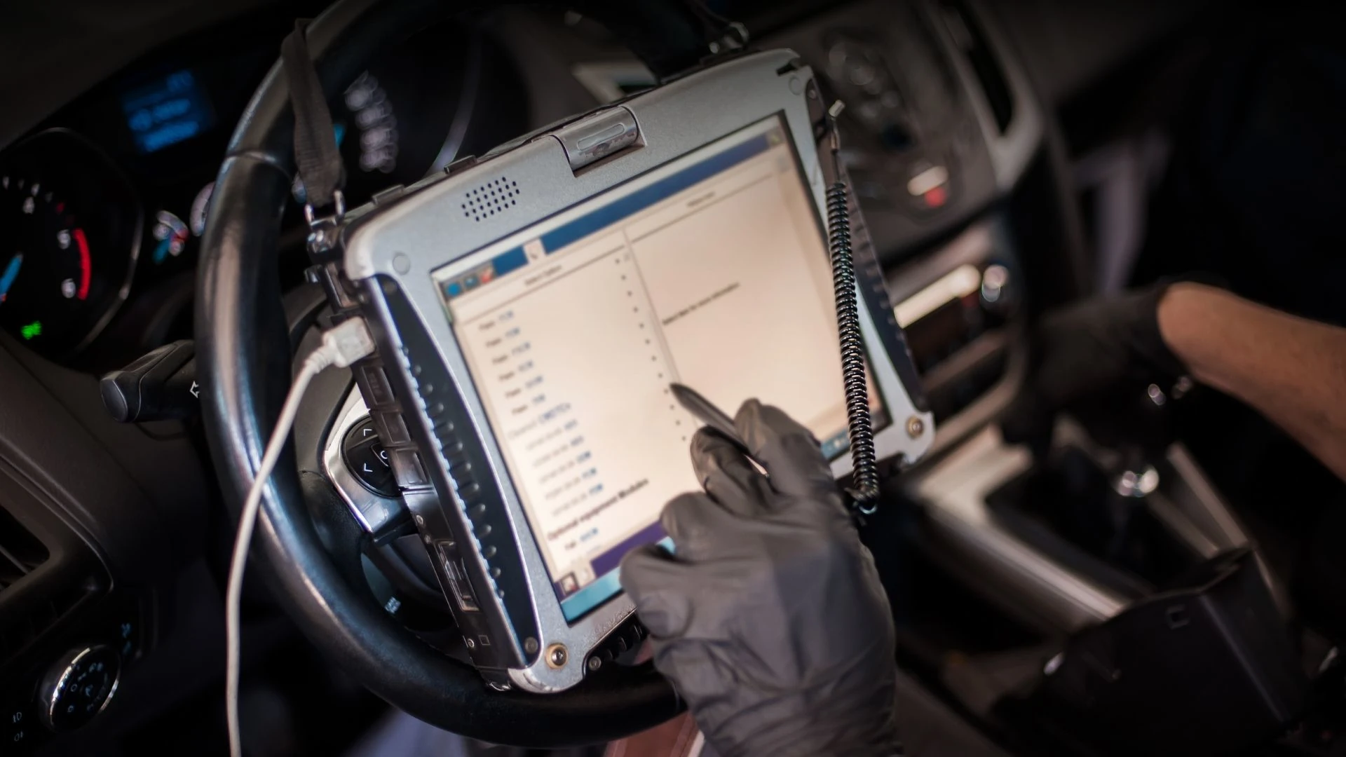 Diagnoză auto computerizată: ce află mecanicul despre mașina ta